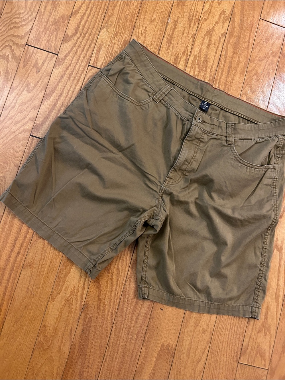 Alpine Design Men's Olive/Tan Flat Front Shorts
